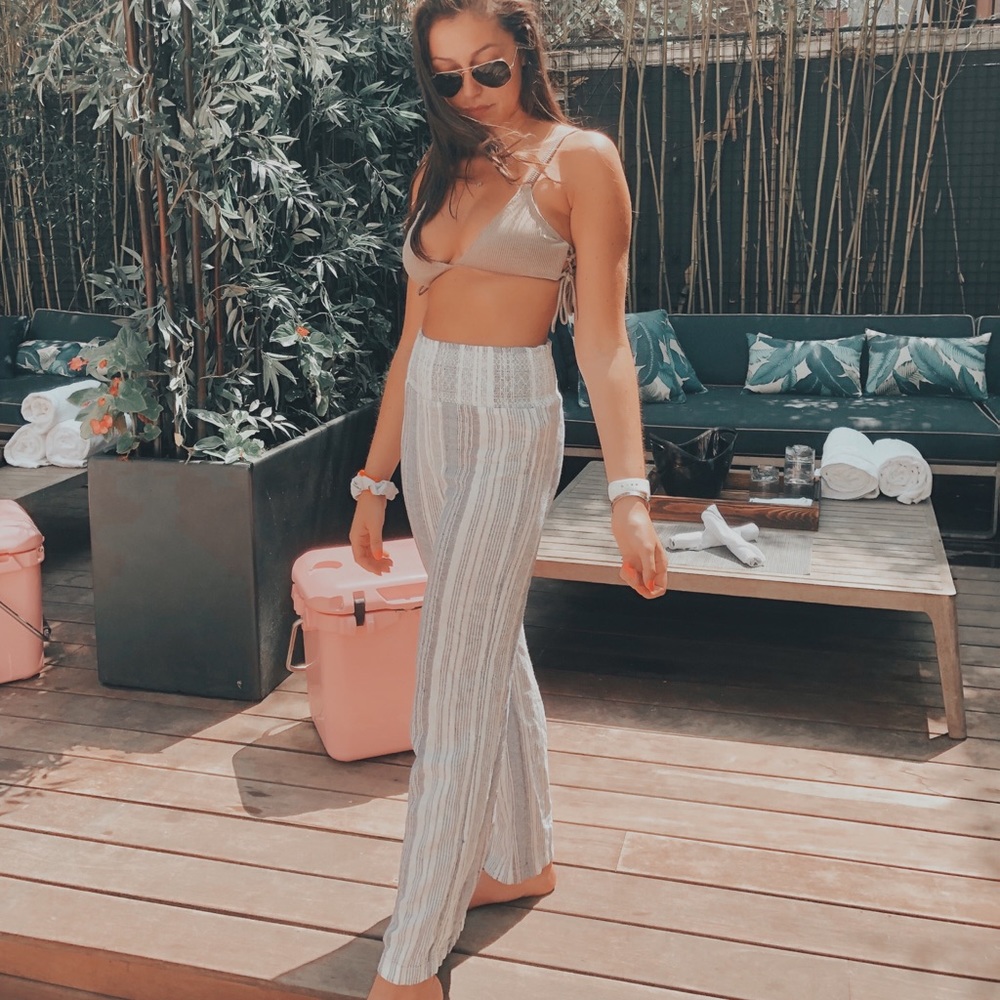 Blue and white stripped flowy pants - medium